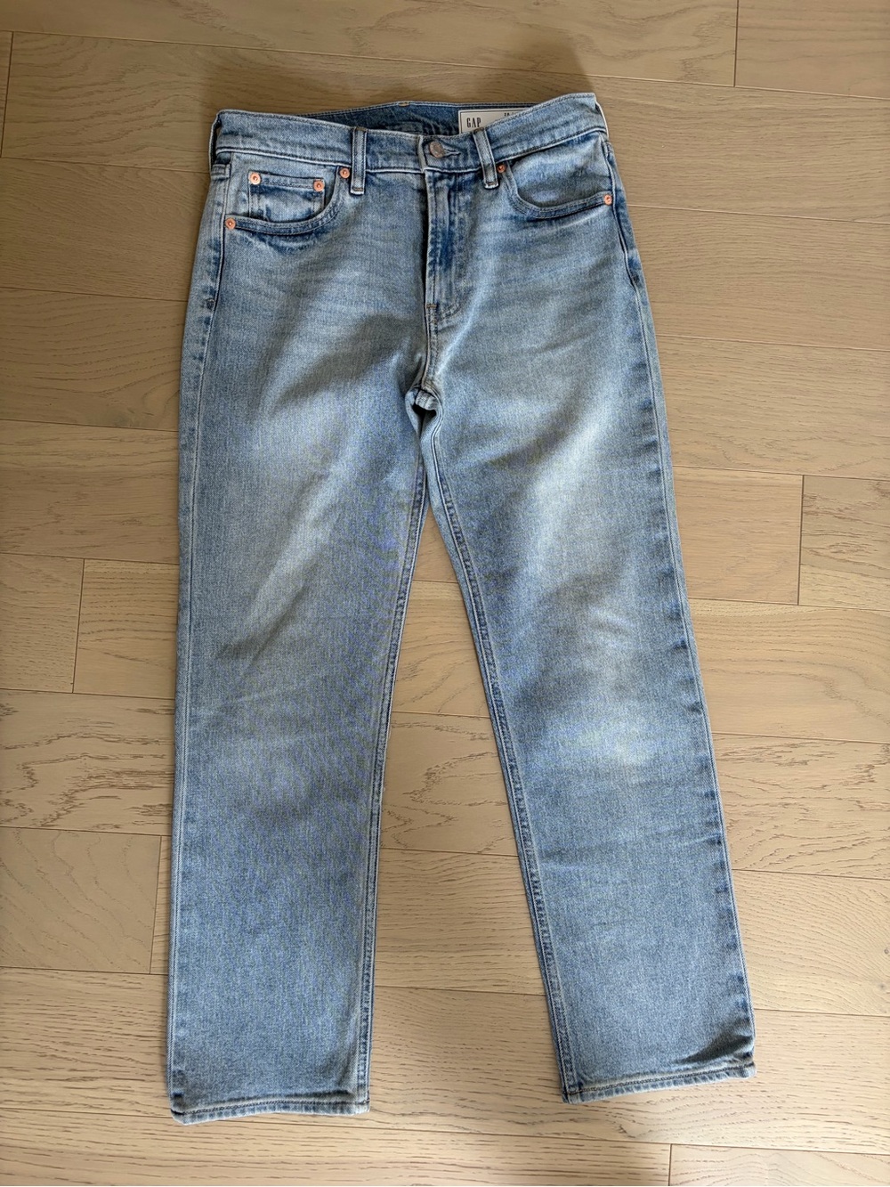 GAP Women’s Light Wash 90’s Straight Jeans